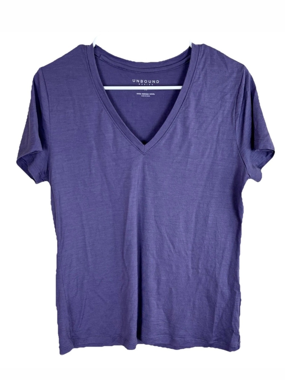 Unbound Merino V-Neck T-Shirts Women’s Size Medium 100% Merino Wool Purple
